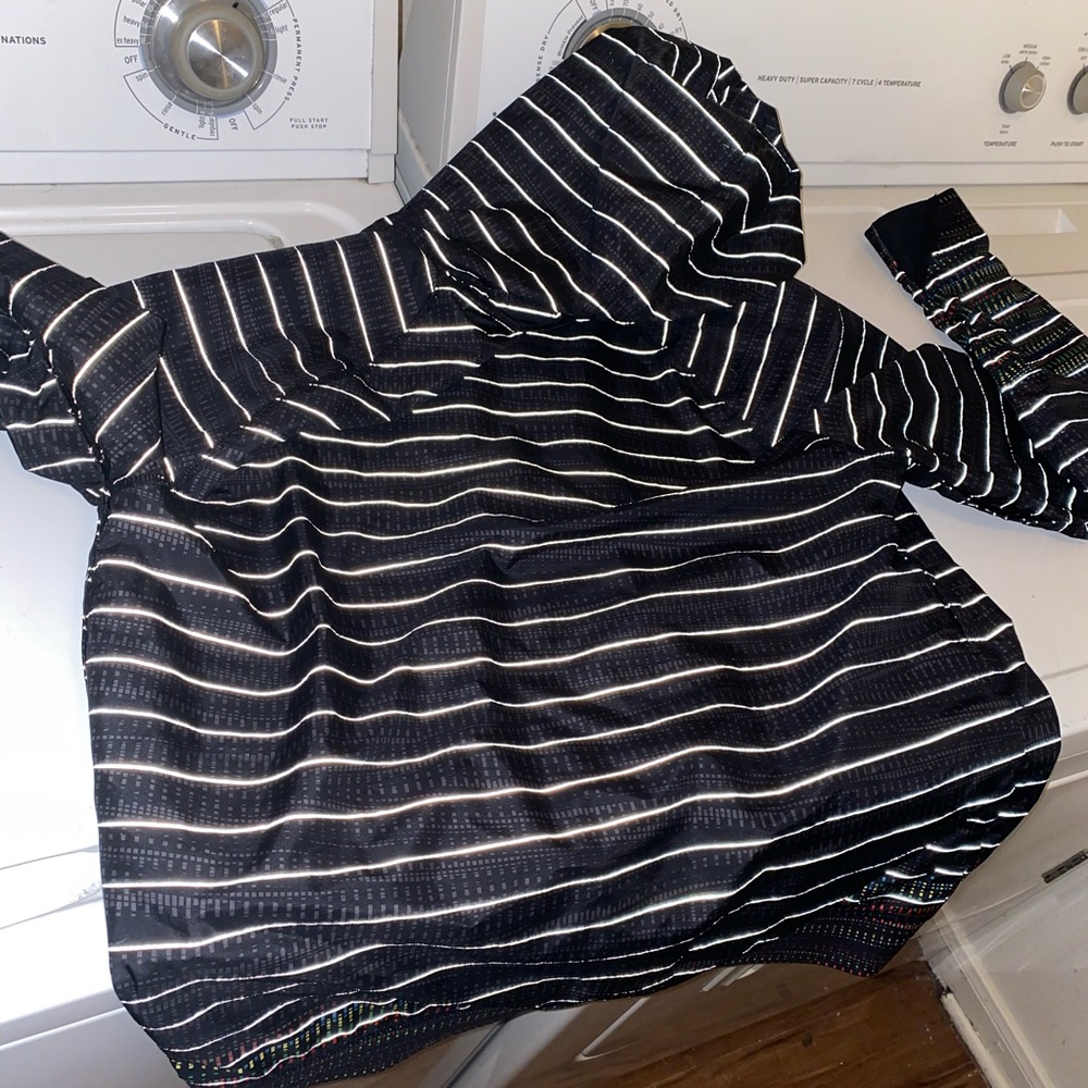 Windbreaker jacket - Picture 6 of 8